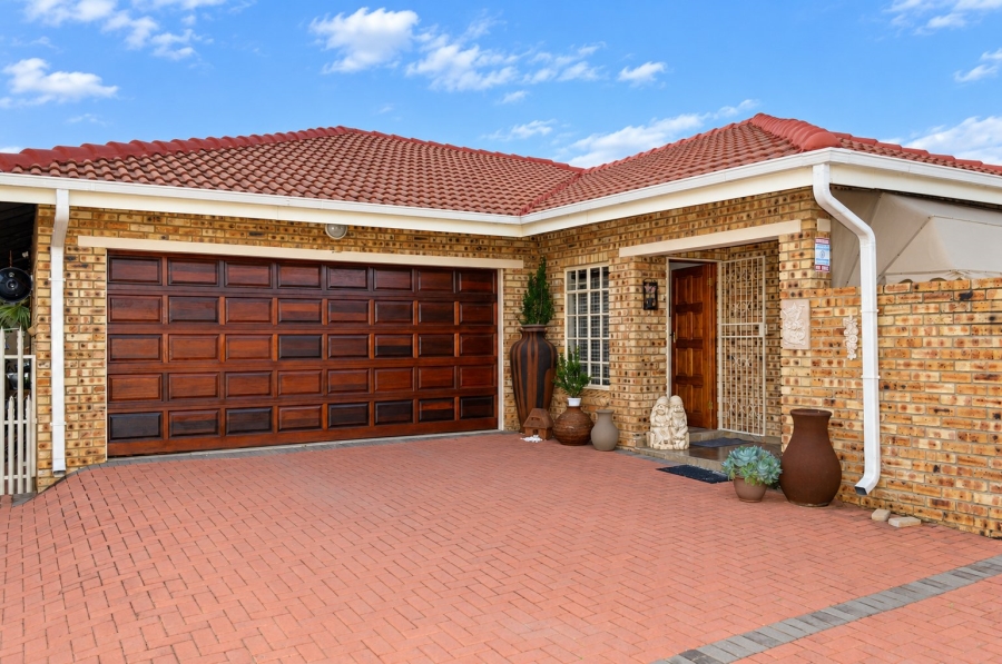 3 Bedroom Property for Sale in Flimieda North West